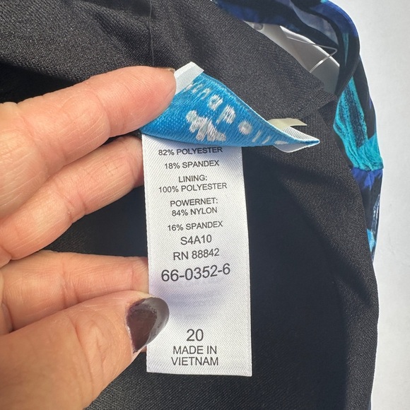 Aquabelle one piece Swimsuit Women Sz 20 Blue Leaf Print Chlorine Resistant - Picture 4 of 8